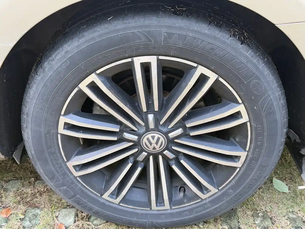 Volkswagen Passat — фото 10
