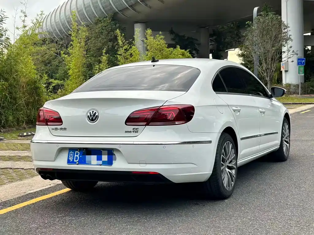 Volkswagen CC — фото 6