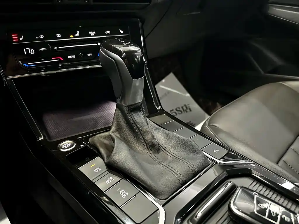 Volkswagen Passat — фото 17