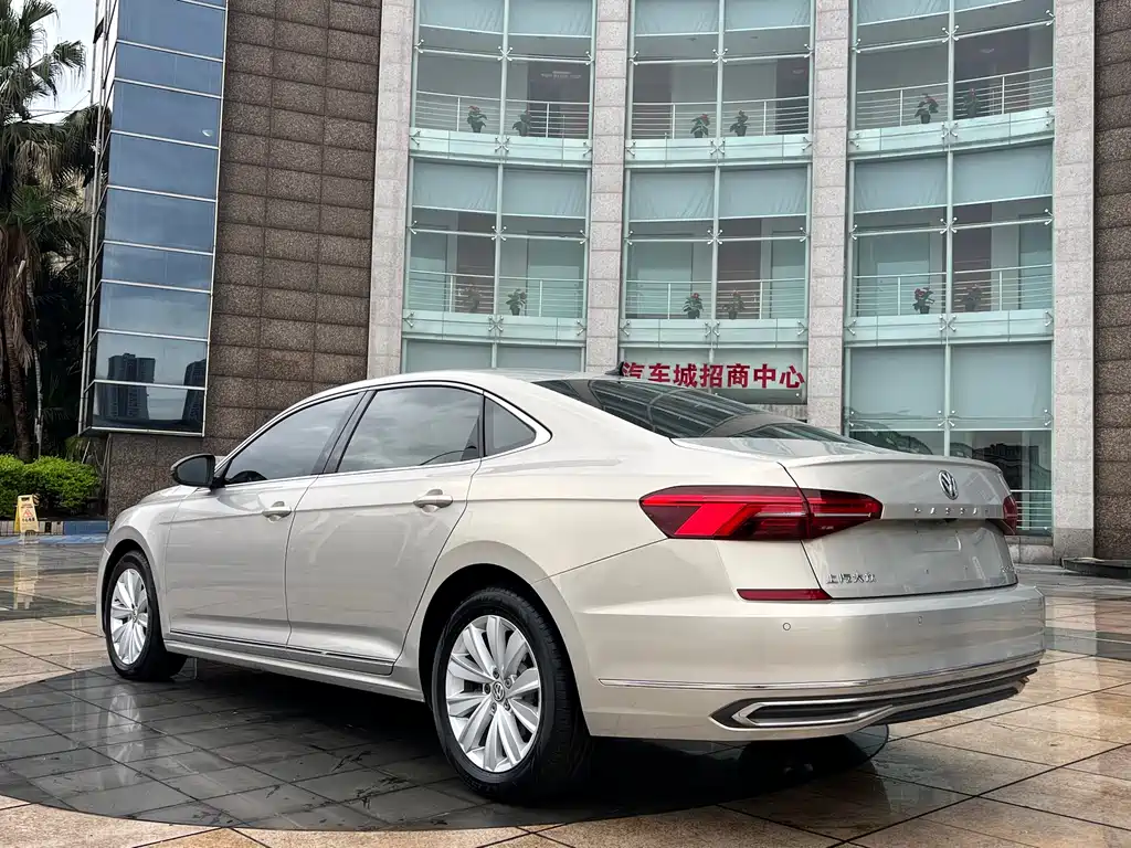 Volkswagen Passat — фото 4
