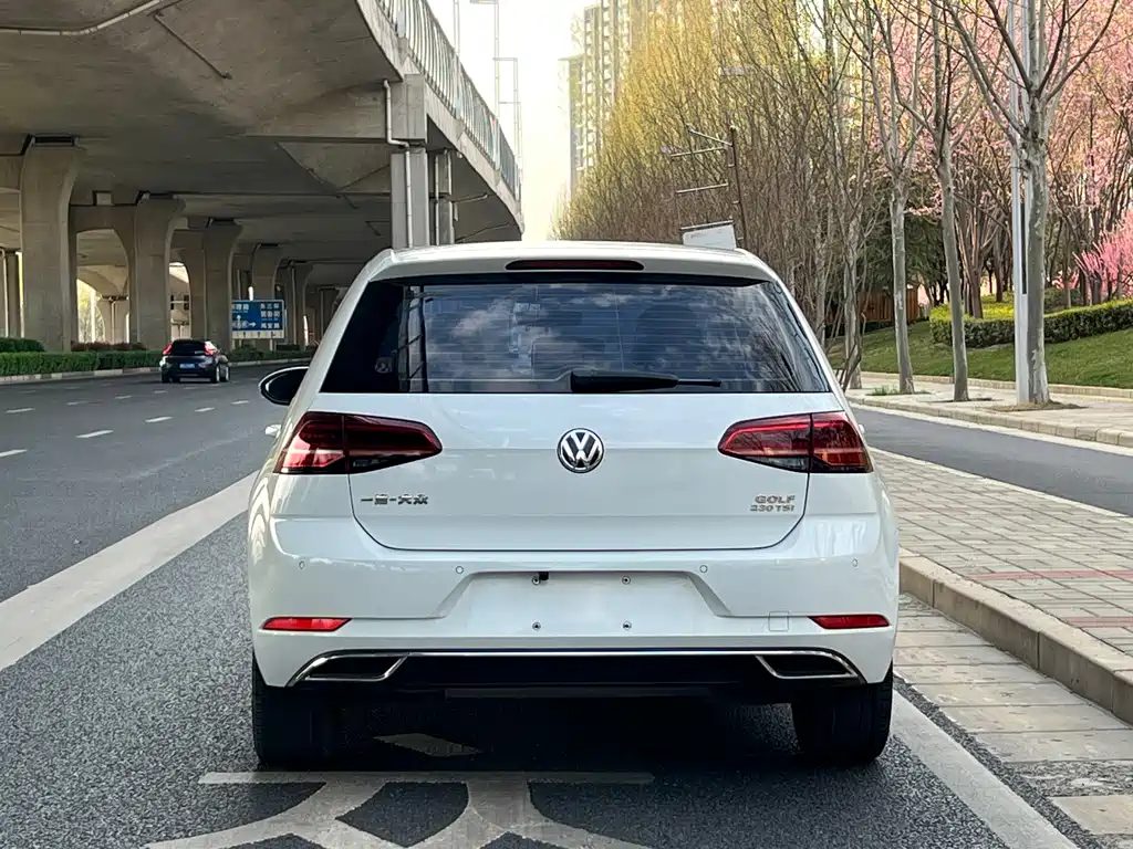 Volkswagen Golf — фото 5