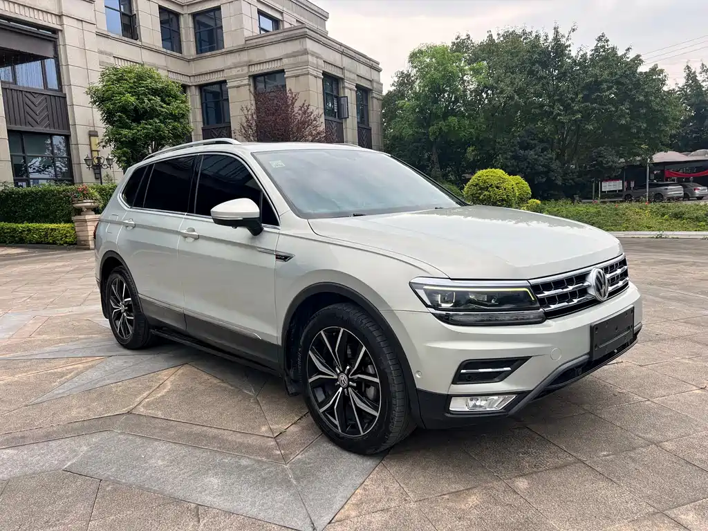 Volkswagen Tiguan L — фото 3