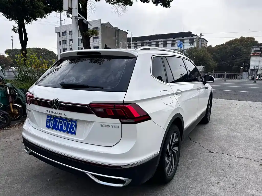 Volkswagen Tiguan L — фото 6