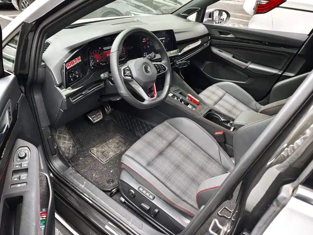 Volkswagen Golf GTI — фото 2