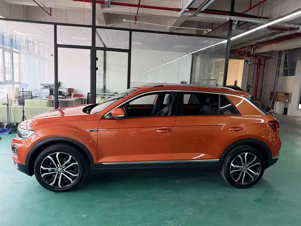 Volkswagen T-Roc — фото 3