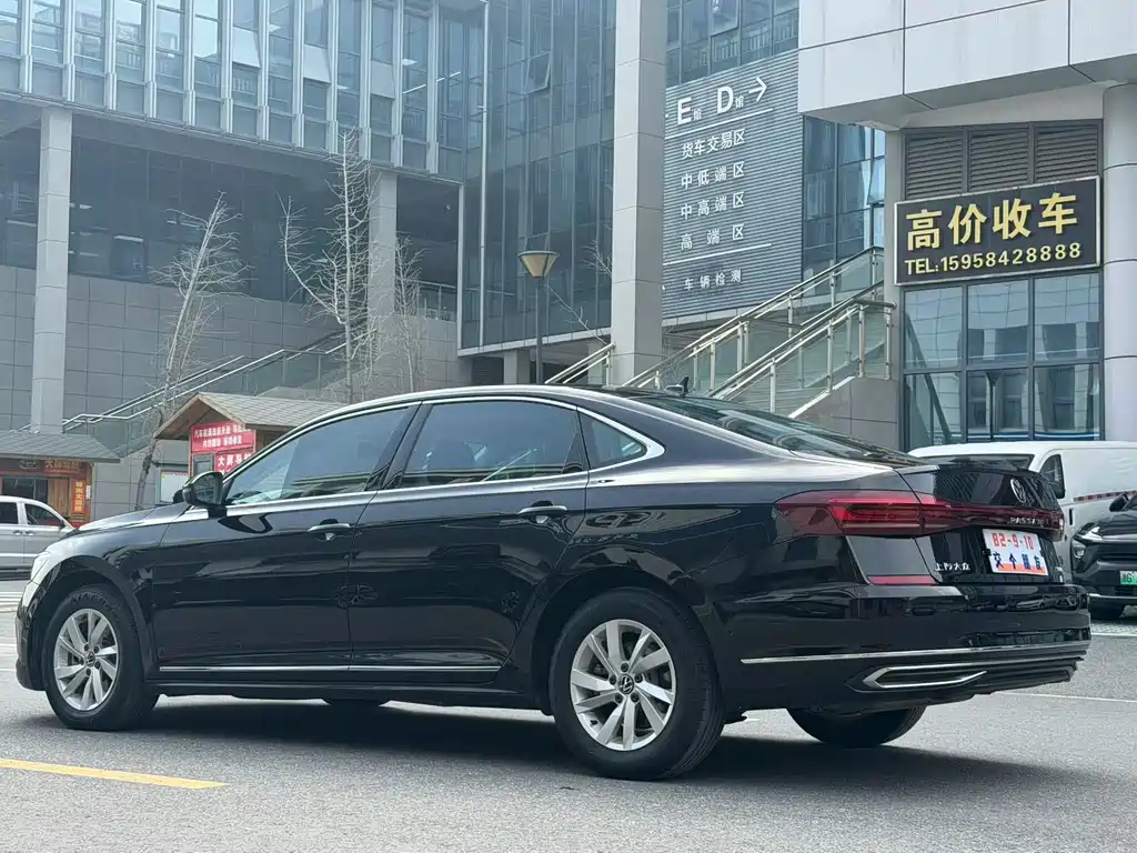 Volkswagen Passat — фото 7