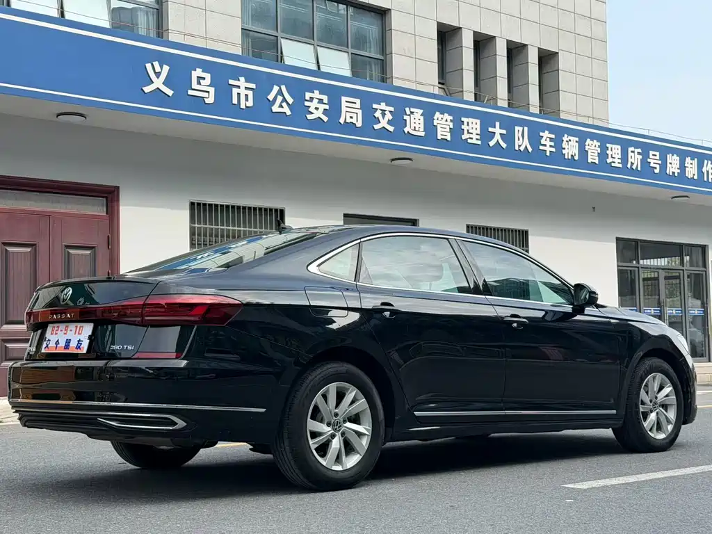 Volkswagen Passat — фото 9