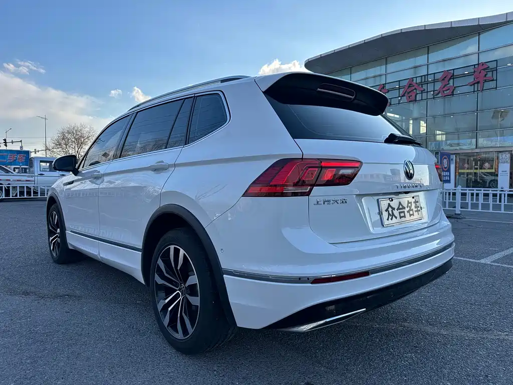 Volkswagen Tiguan L — фото 5