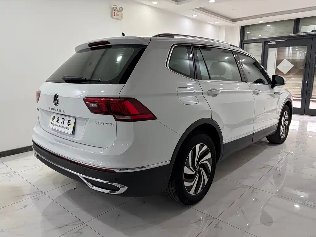 Volkswagen Tiguan L — фото 17