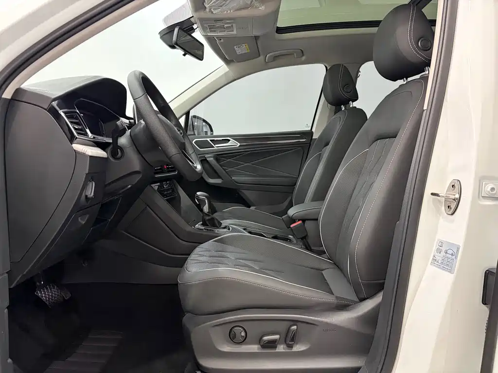 Volkswagen Tiguan L — фото 4