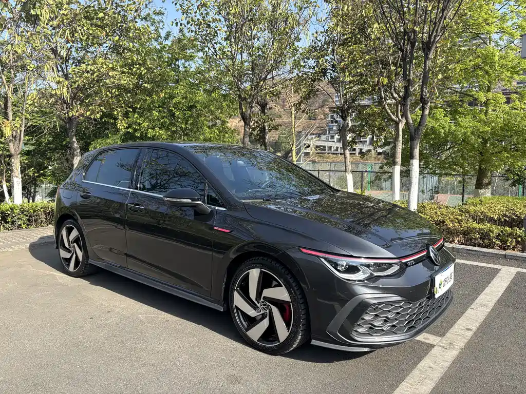 Volkswagen Golf GTI — фото 3