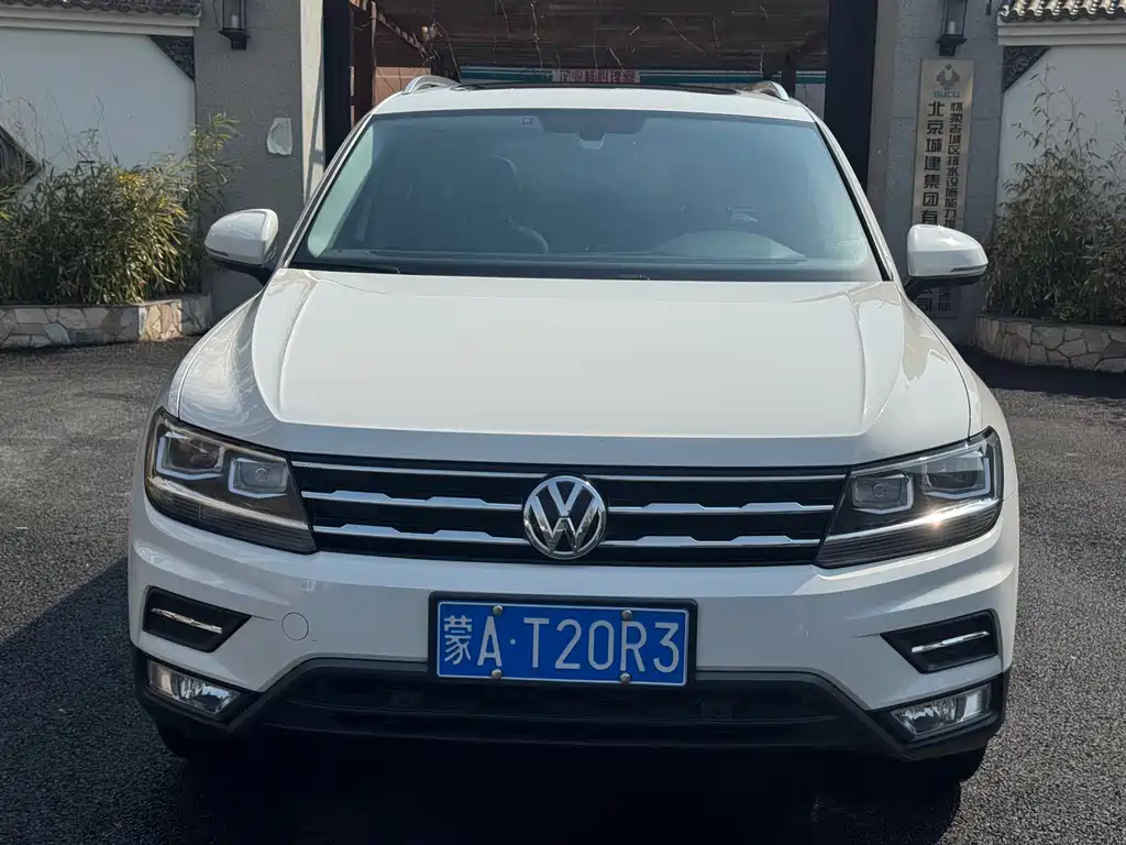 Volkswagen Tiguan L — фото 8