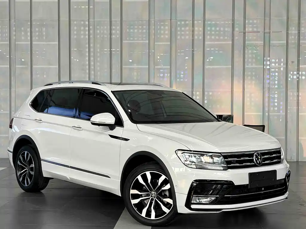 Volkswagen Tiguan L — фото 3