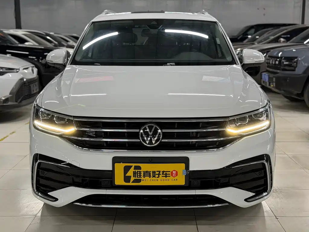 Volkswagen Tiguan L — фото 2