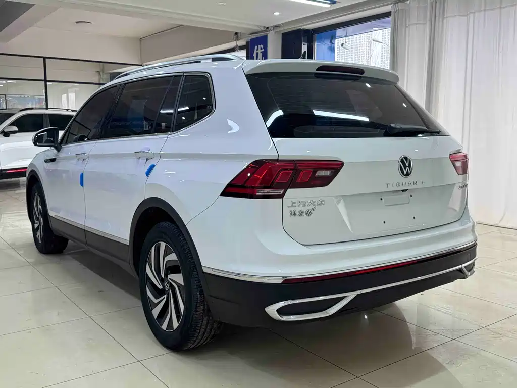 Volkswagen Tiguan L — фото 4