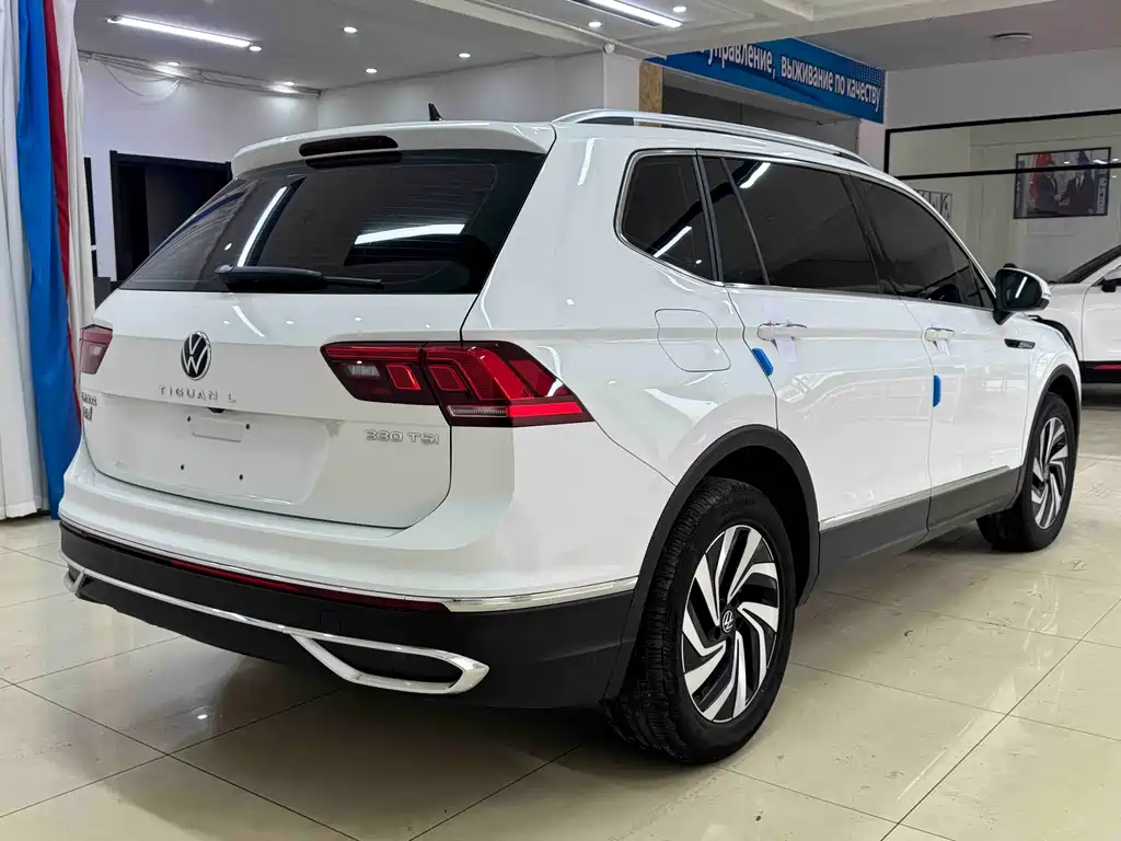Volkswagen Tiguan L — фото 6
