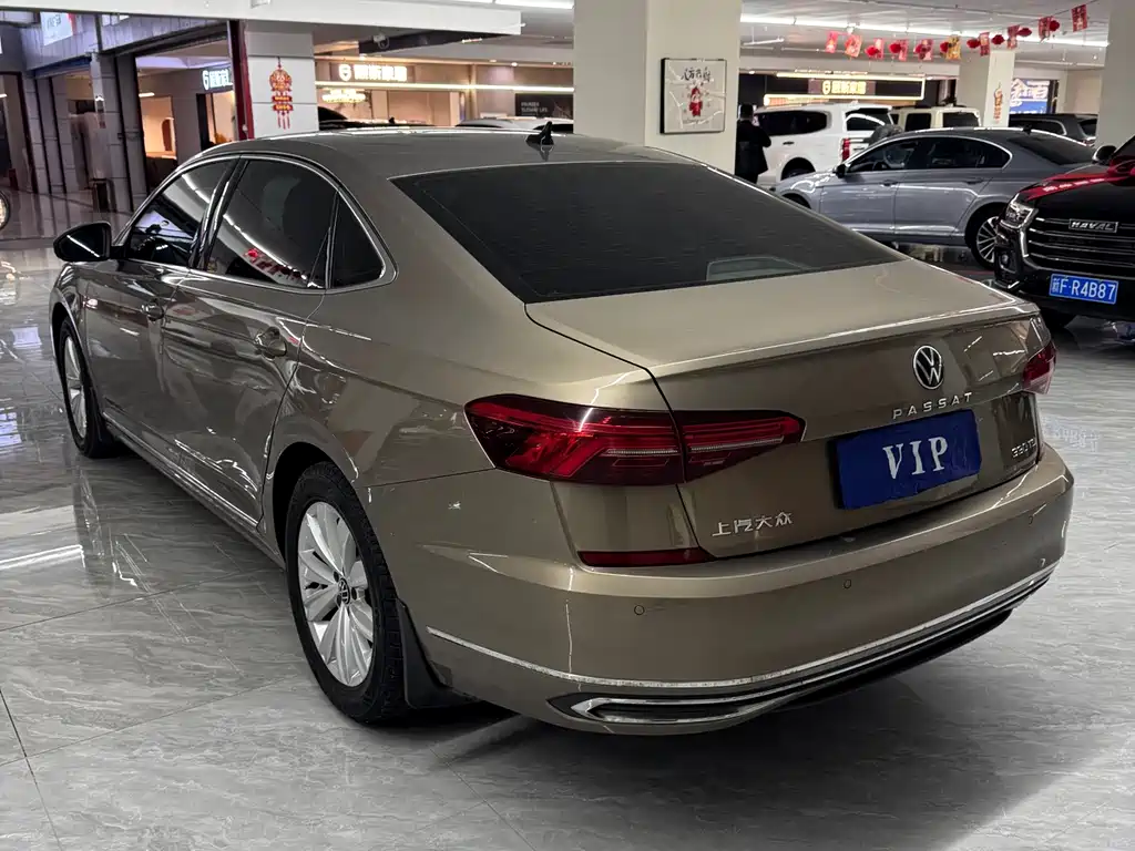 Volkswagen Passat — фото 4