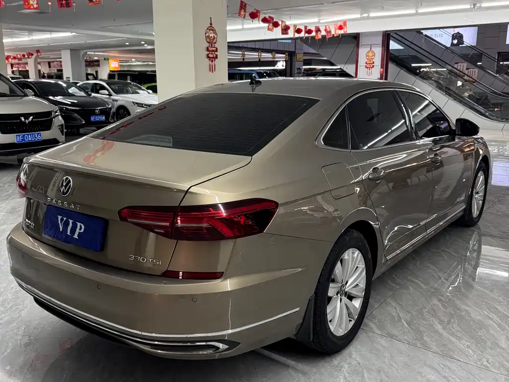 Volkswagen Passat — фото 5