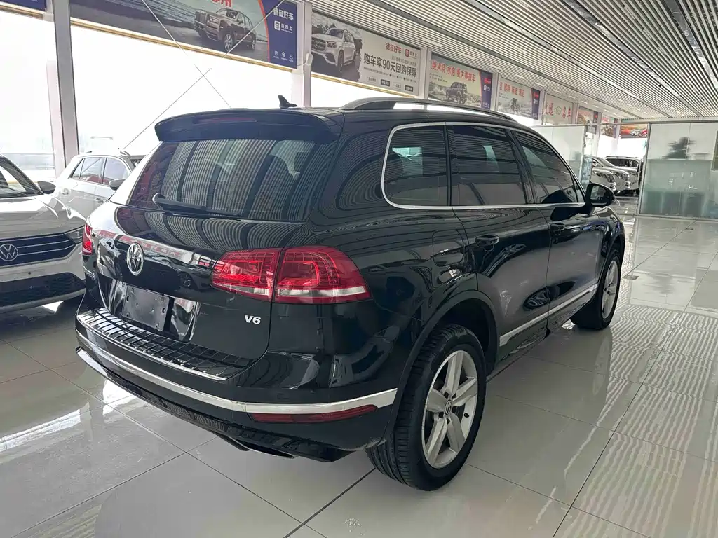 Volkswagen Touareg — фото 4