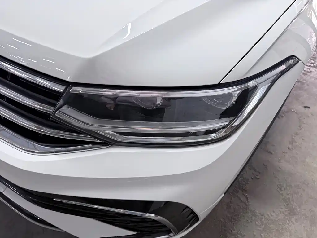 Volkswagen Tiguan L — фото 4