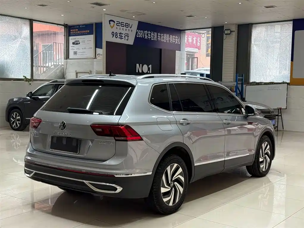 Volkswagen Tiguan L — фото 4