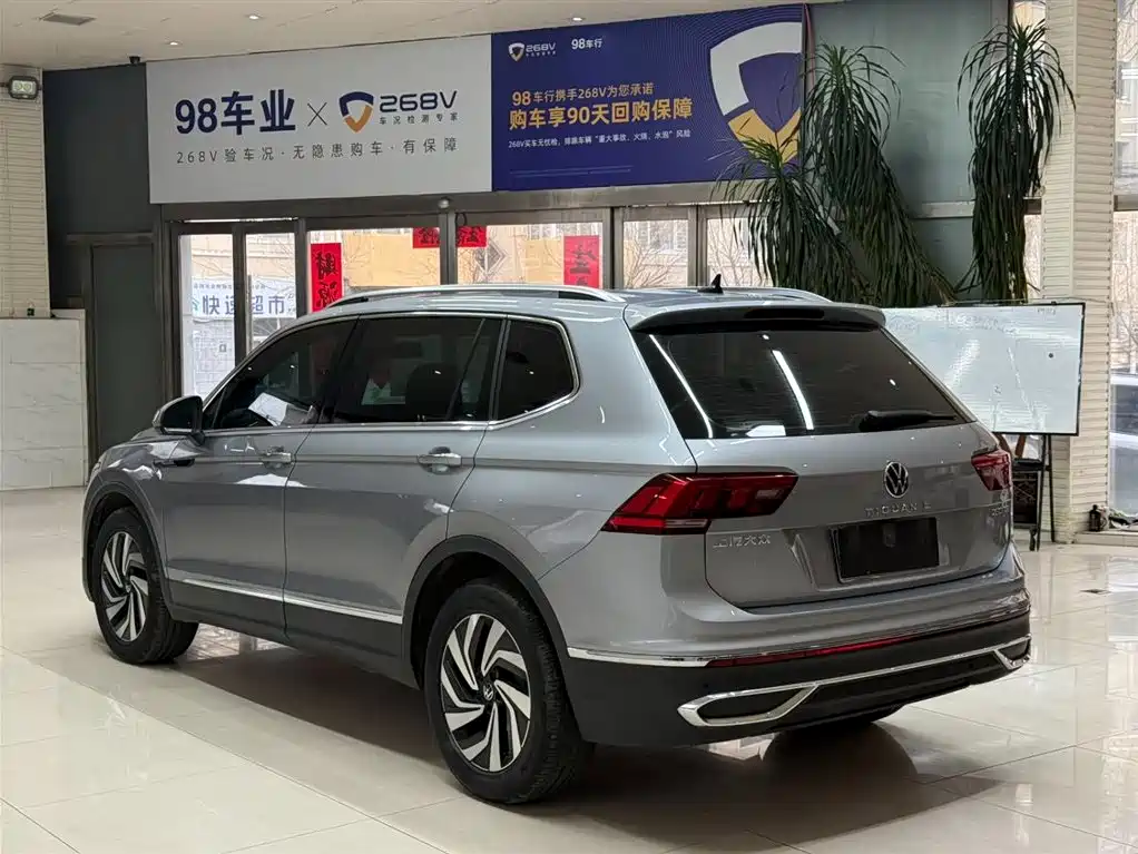 Volkswagen Tiguan L — фото 6