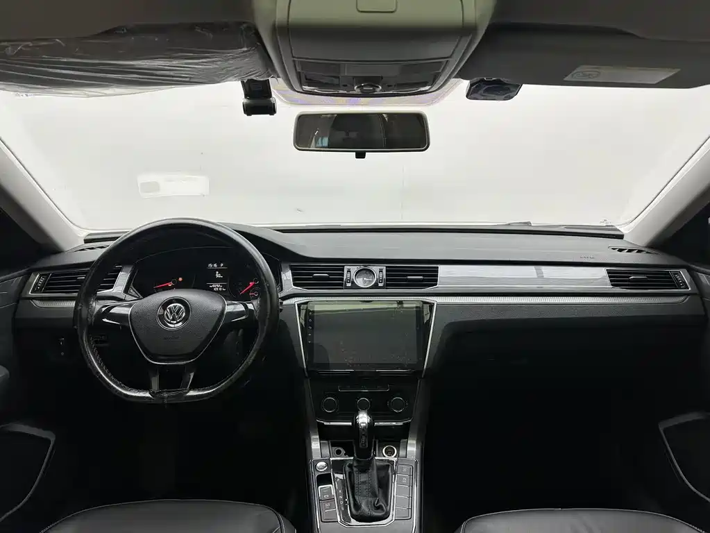 Volkswagen Passat — фото 11