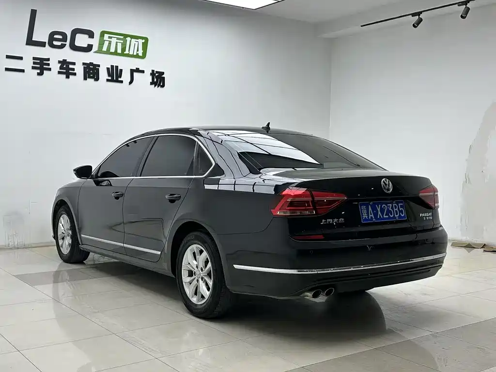 Volkswagen Passat — фото 5