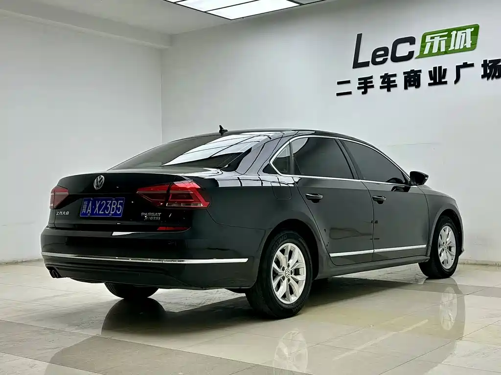 Volkswagen Passat — фото 6