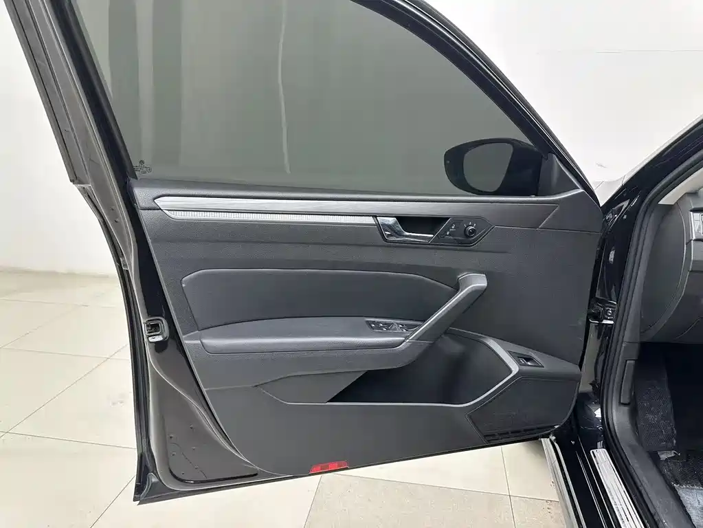 Volkswagen Passat — фото 7