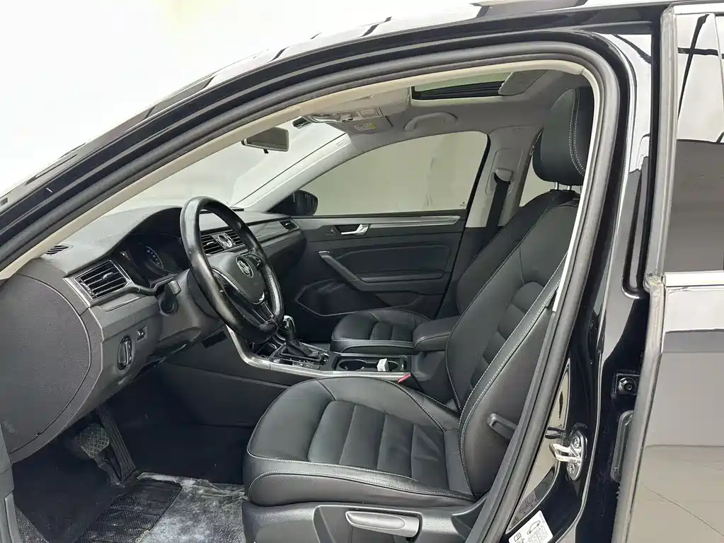 Volkswagen Passat — фото 9
