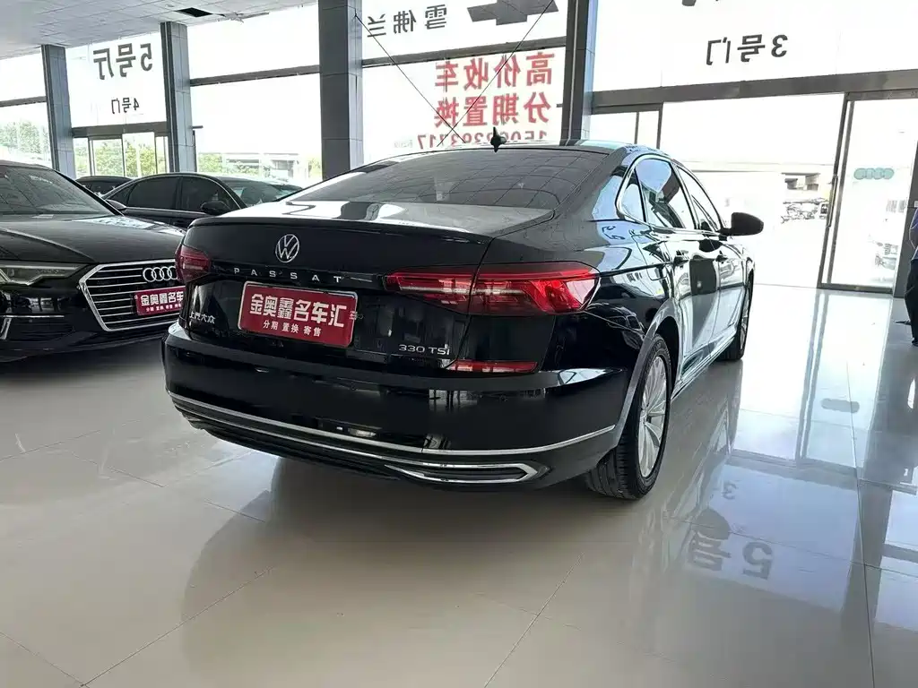 Volkswagen Passat — фото 14