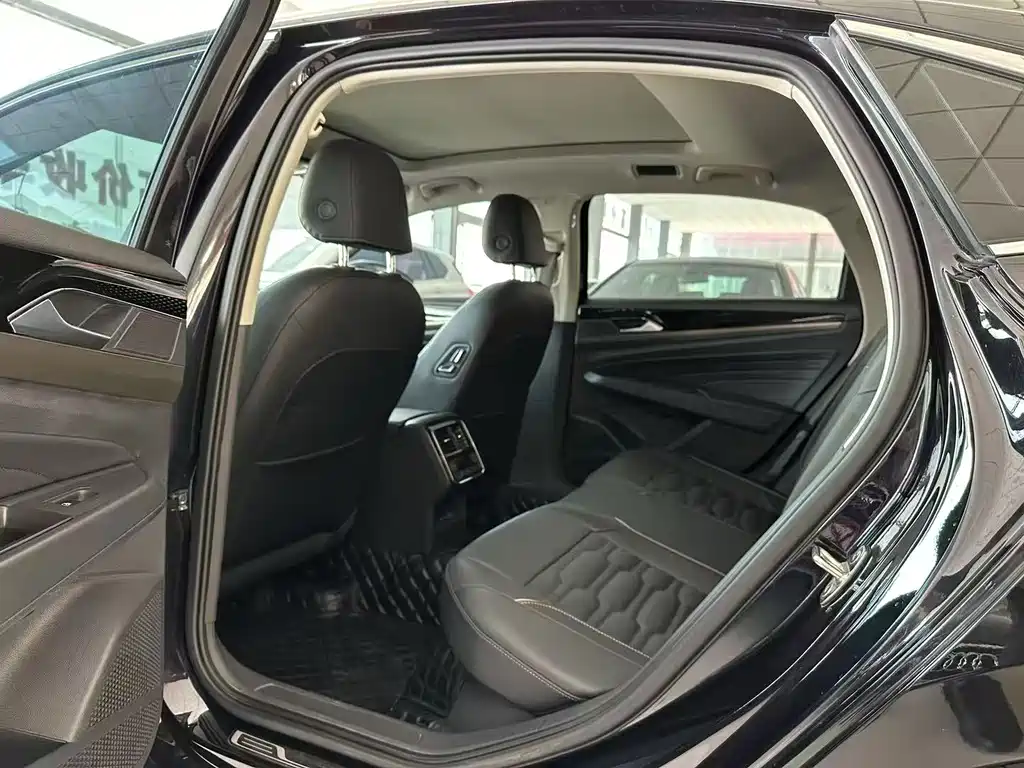 Volkswagen Passat — фото 3