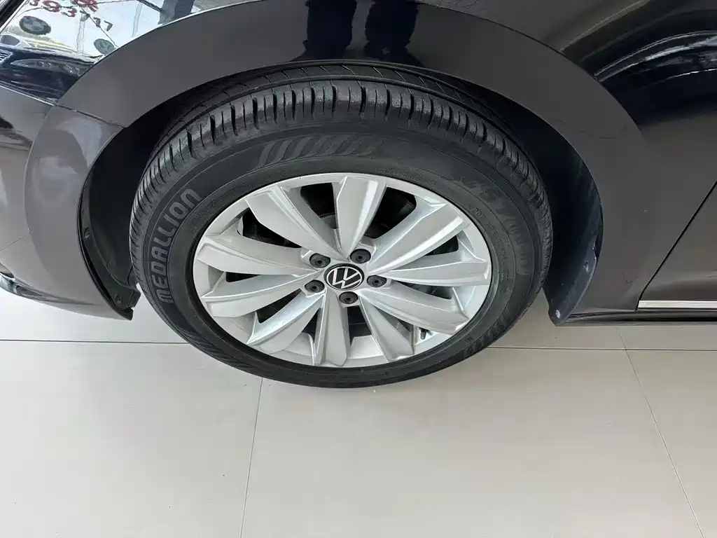 Volkswagen Passat — фото 7
