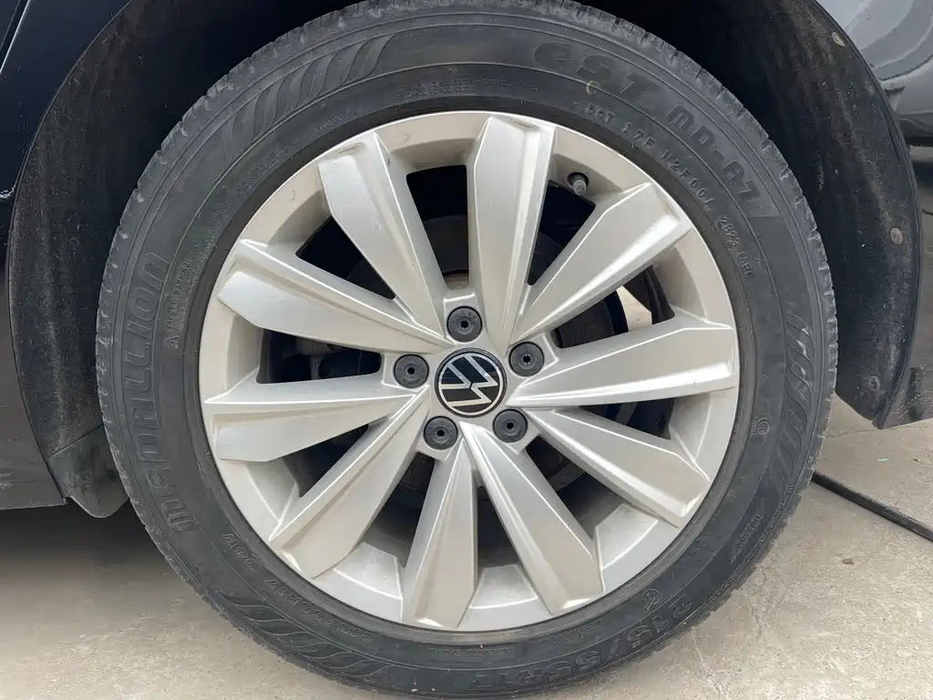 Volkswagen Passat — фото 10