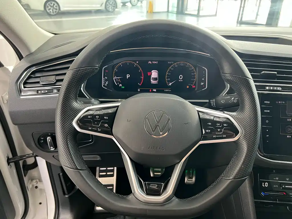 Volkswagen Tiguan X — фото 6