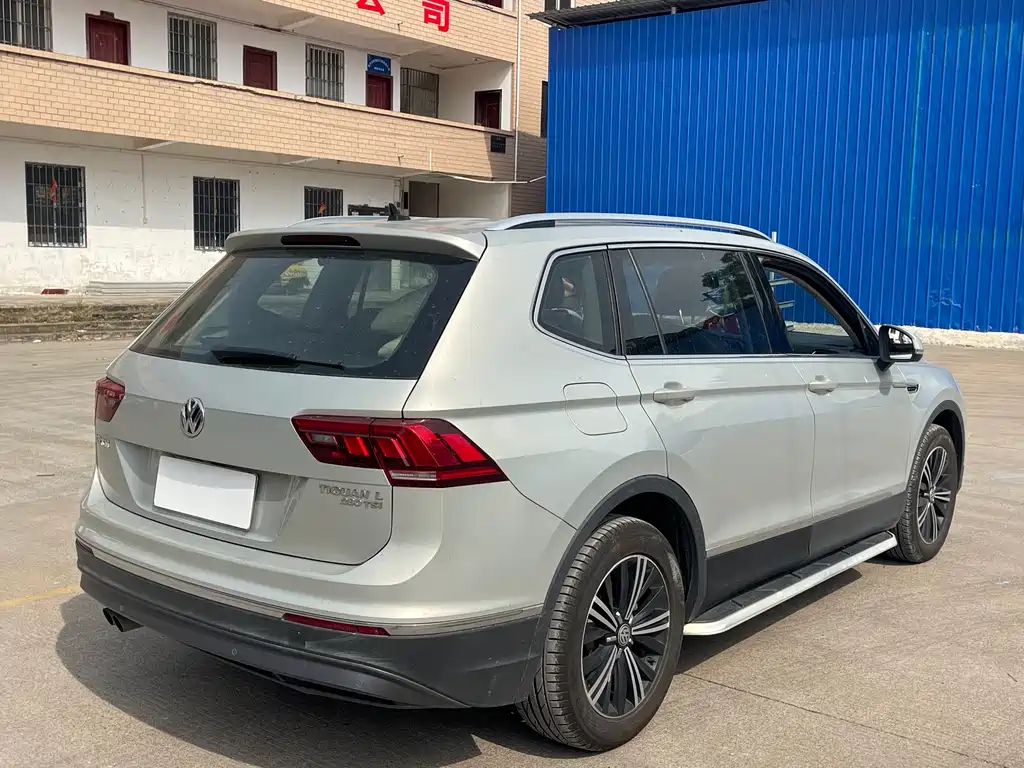 Volkswagen Tiguan L — фото 5