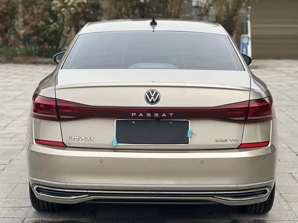 Volkswagen Passat — фото 9