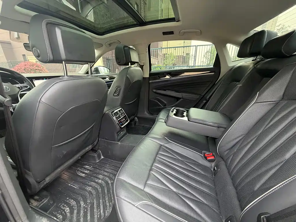 Volkswagen Passat — фото 6