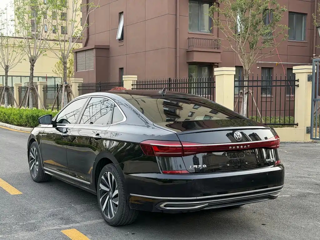 Volkswagen Passat — фото 7