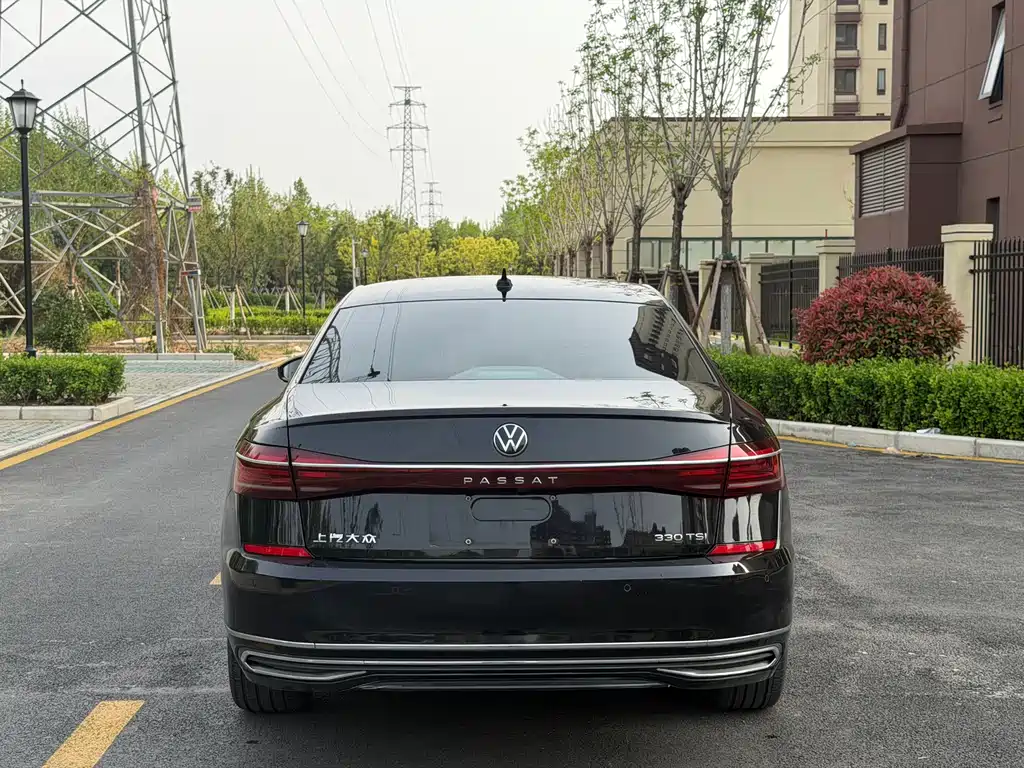 Volkswagen Passat — фото 8