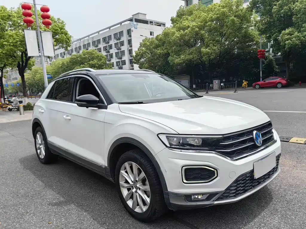 Volkswagen T-Roc — фото 3