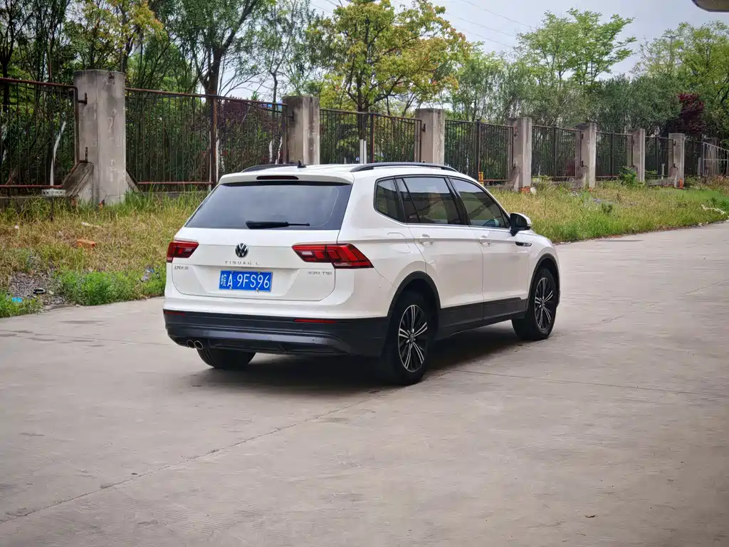 Volkswagen Tiguan L — фото 4