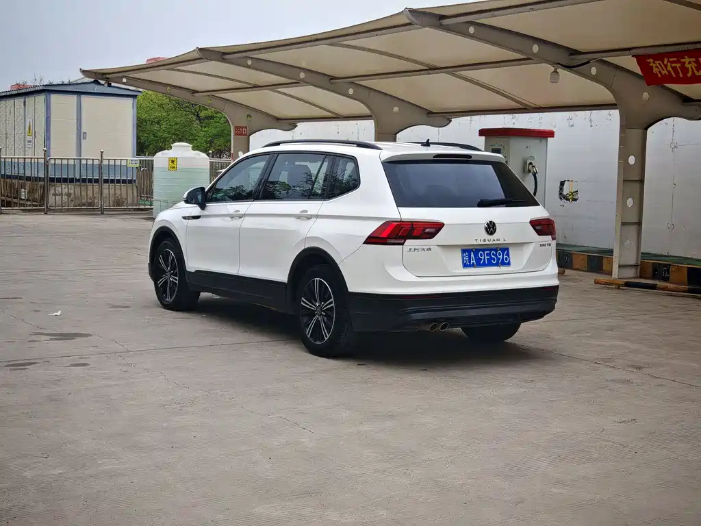 Volkswagen Tiguan L — фото 6