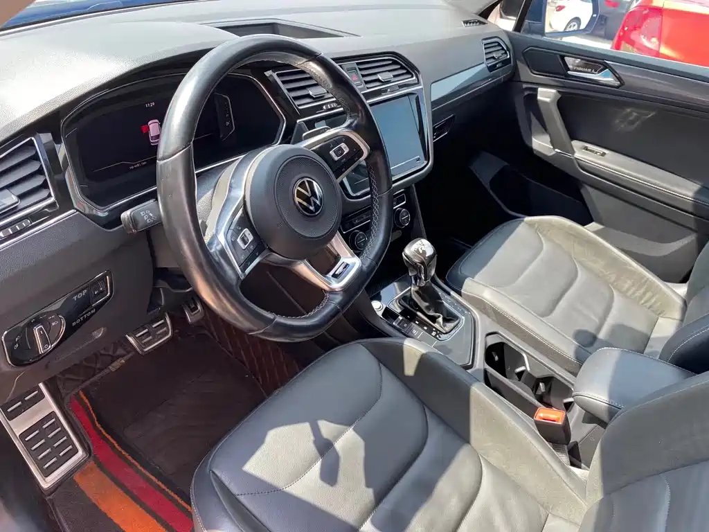 Volkswagen Tiguan L — фото 5