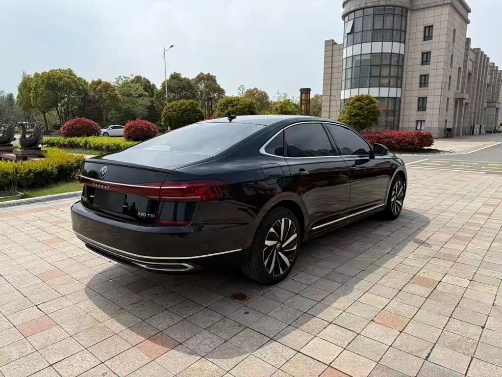 Volkswagen Passat — фото 9