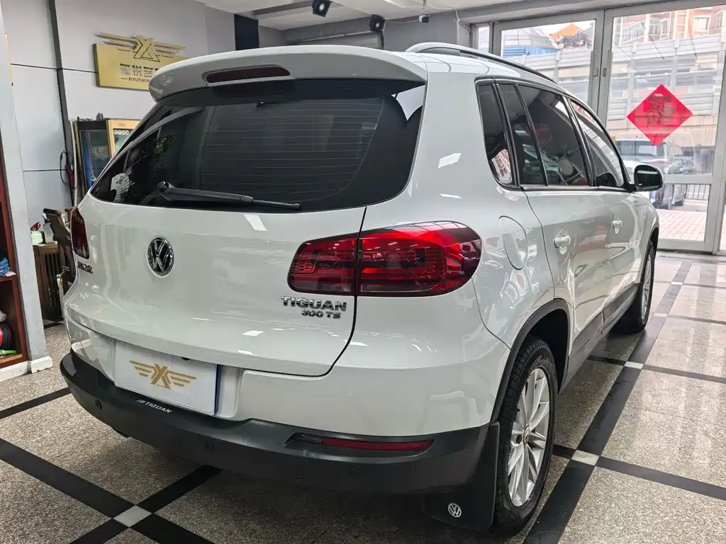Volkswagen Tiguan — фото 4