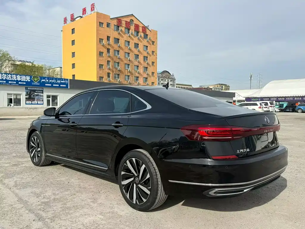Volkswagen Passat — фото 7