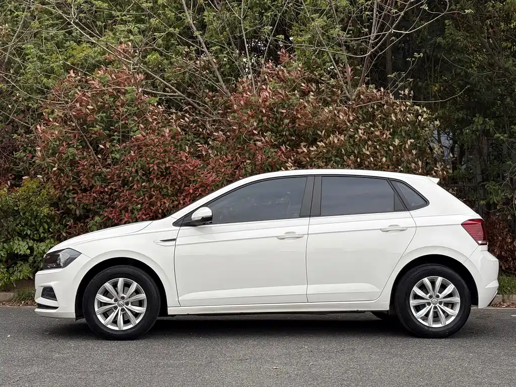 Volkswagen Polo — фото 2