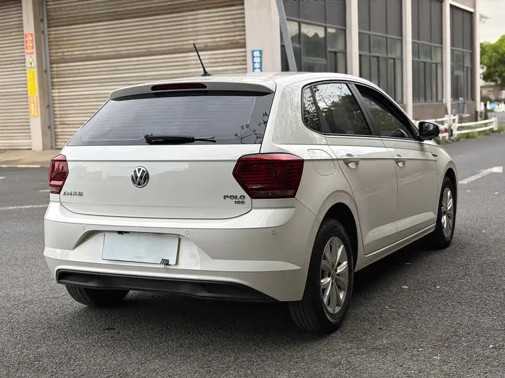 Volkswagen Polo — фото 3